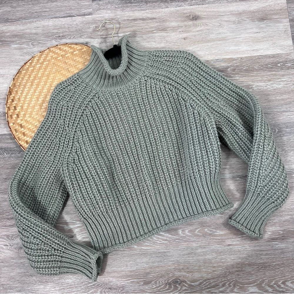 H&M sage green chunky knit mock neck sweater‎